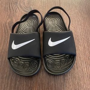 {Nike} sandals